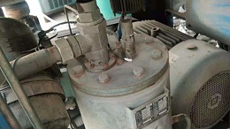 深圳螺杆空压机之机油过滤器如何更换
